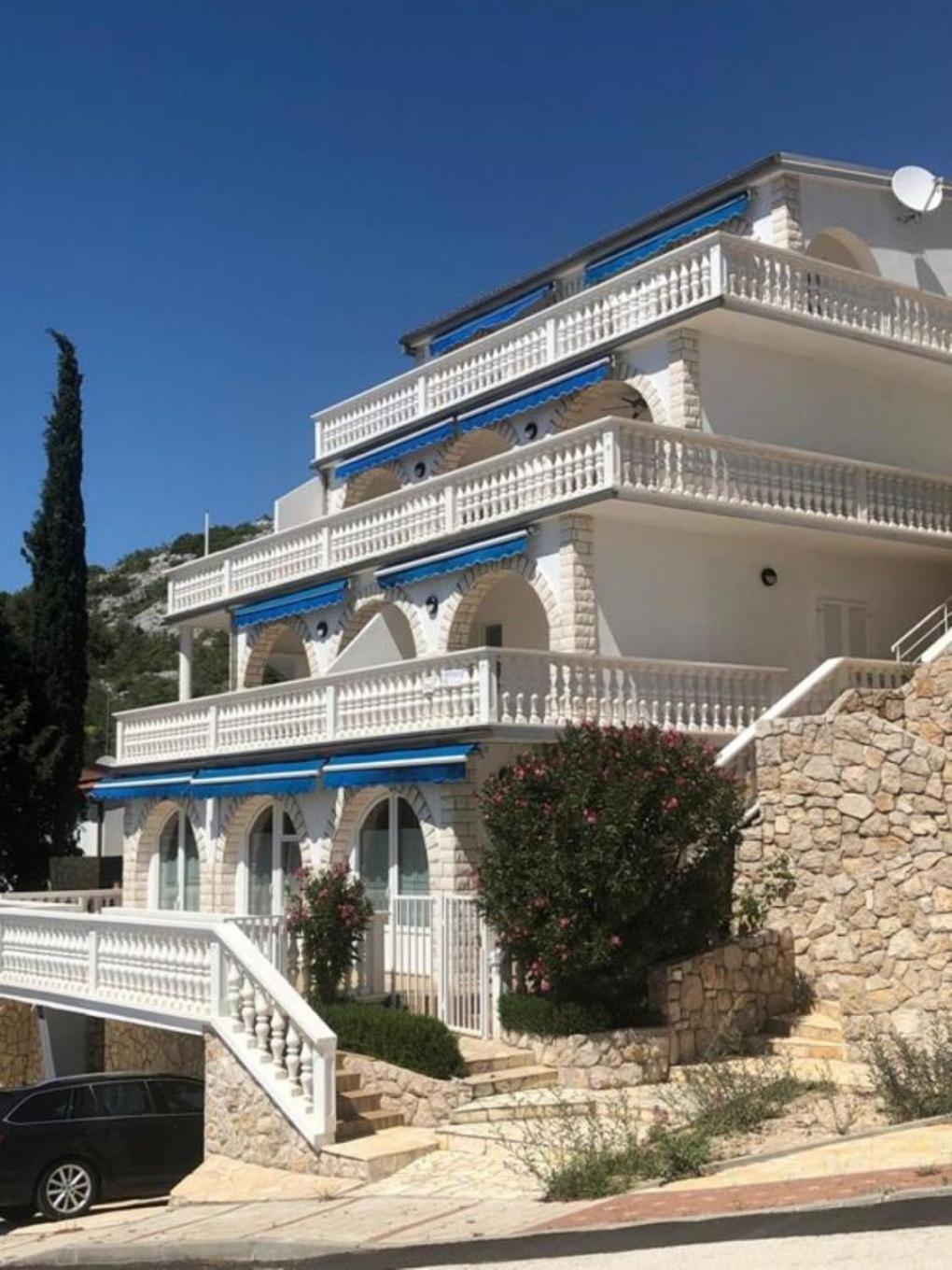 Apartments Josip Drage Exterior photo
