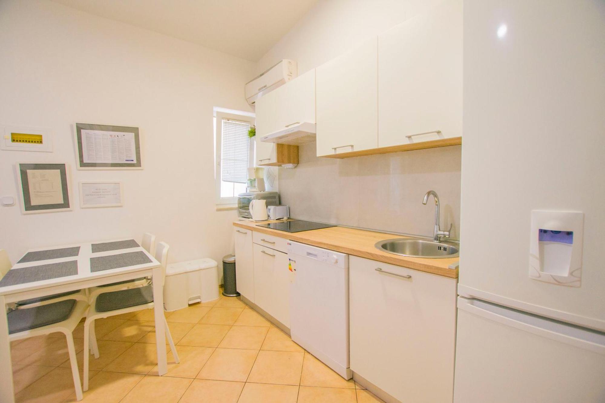 Apartments Josip Drage Exterior photo